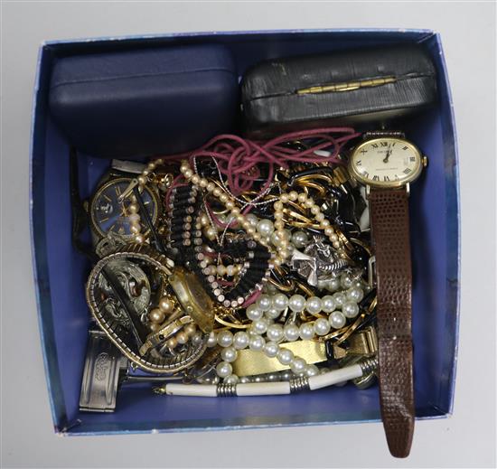 A group of costume jewellery